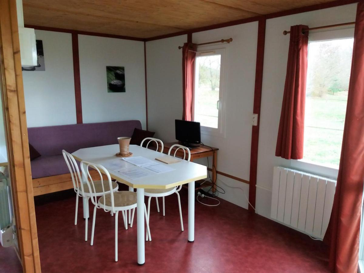 Les Chalets Du Quignon Autry-le-Chatel Екстер'єр фото