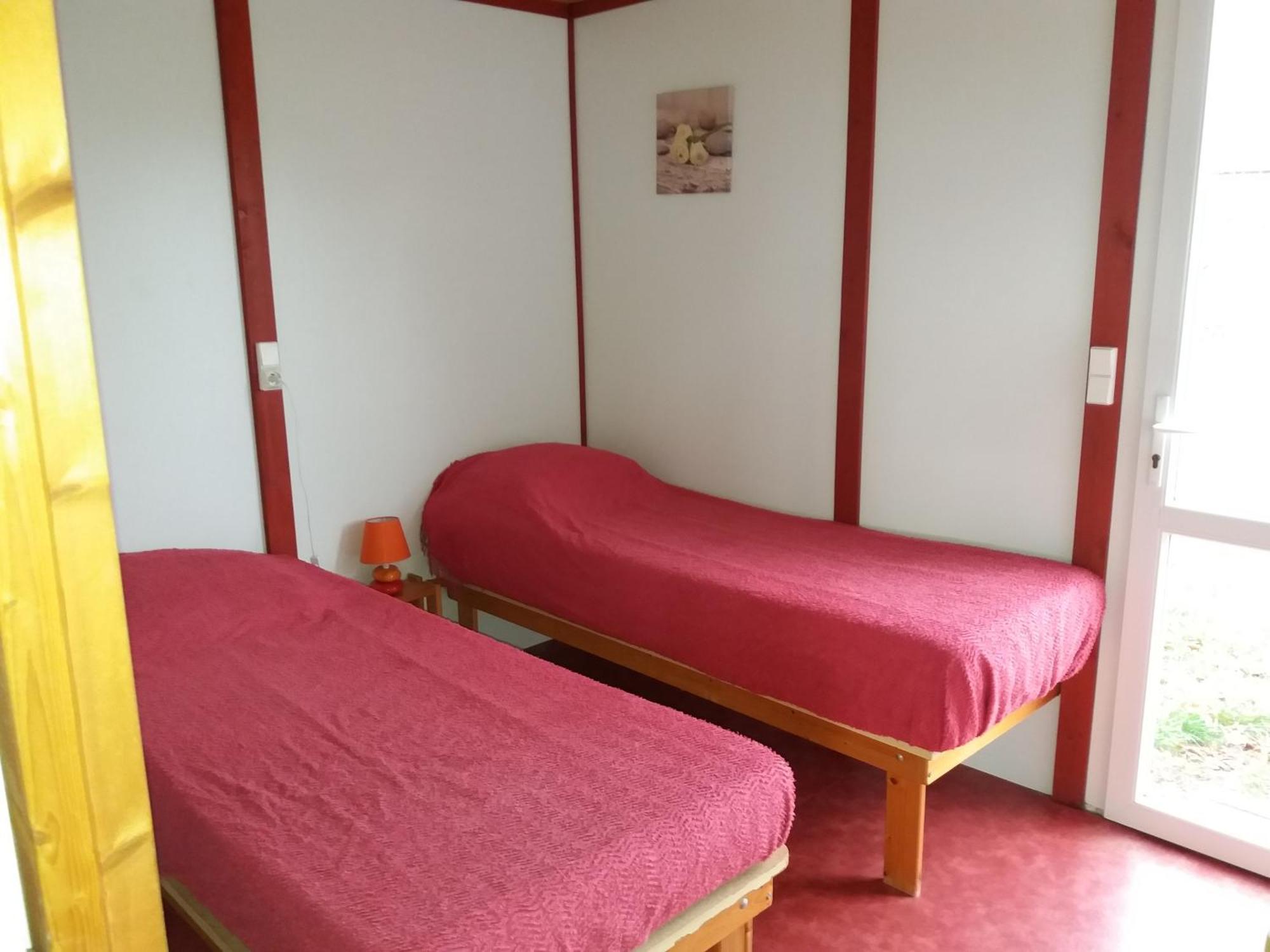 Les Chalets Du Quignon Autry-le-Chatel Номер фото