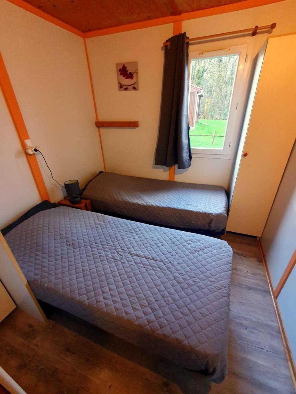 Les Chalets Du Quignon Autry-le-Chatel Екстер'єр фото